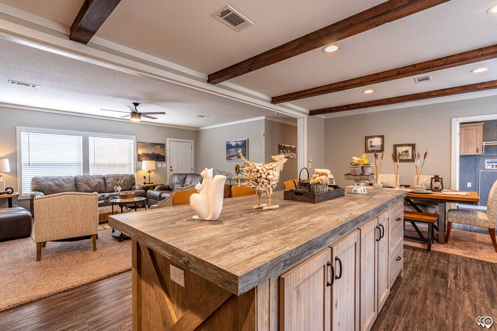 景色76 Keystone The Magnum 76 KH30764M by Palm Harbor Homes - Cavco